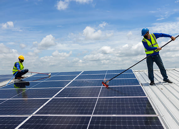 Zonnepanelen reinigen